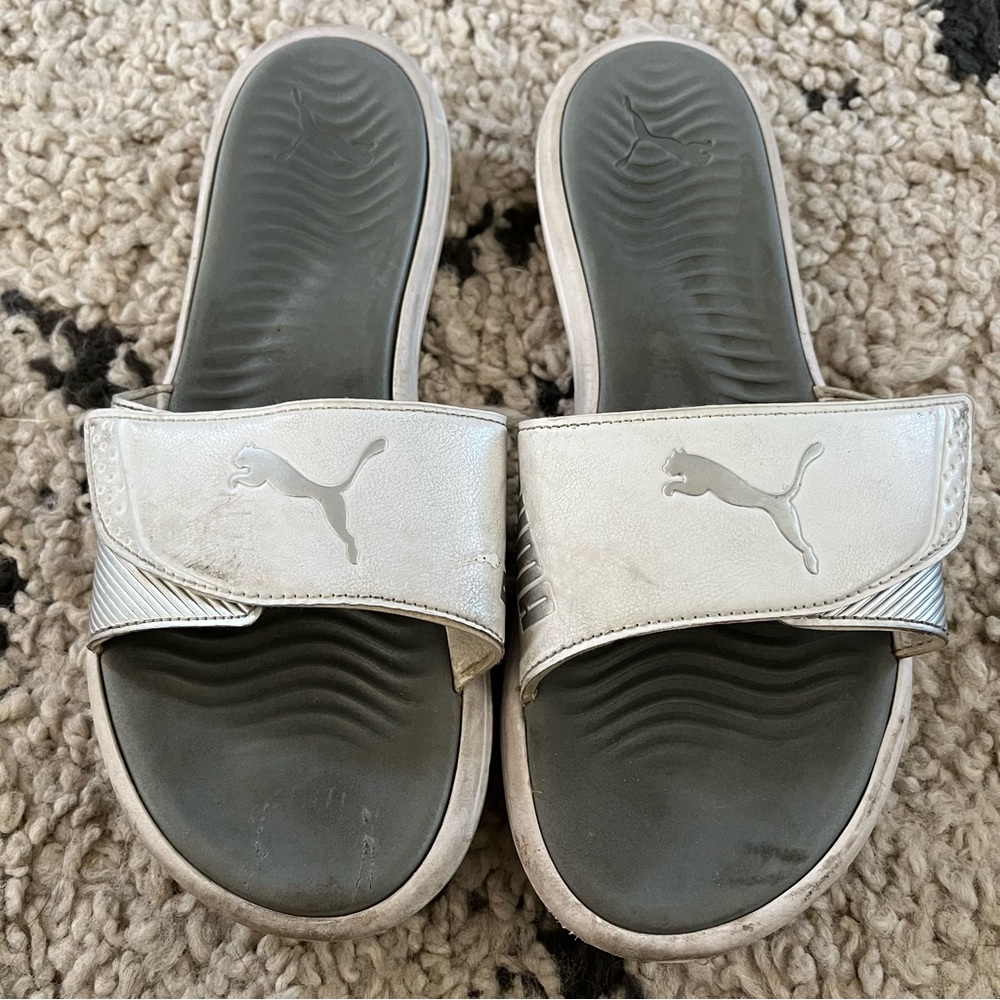 ⭐️ 3 for 10⭐️ Preloved Puma Slides